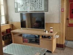 铜川王益中心广场双龙社区七一小区三室一厅简单装修集中供暖单元房出租出租房源真实图片