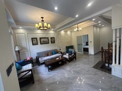 澄迈老城老城城区联排别墅，地上三层，下沉一层，家具家电齐全，拎包入住，随时可出租房源真实图片