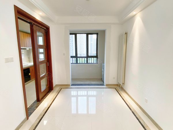 济南历城华山中海珑玺小高层!花园洋房!精装大四室!带车位!