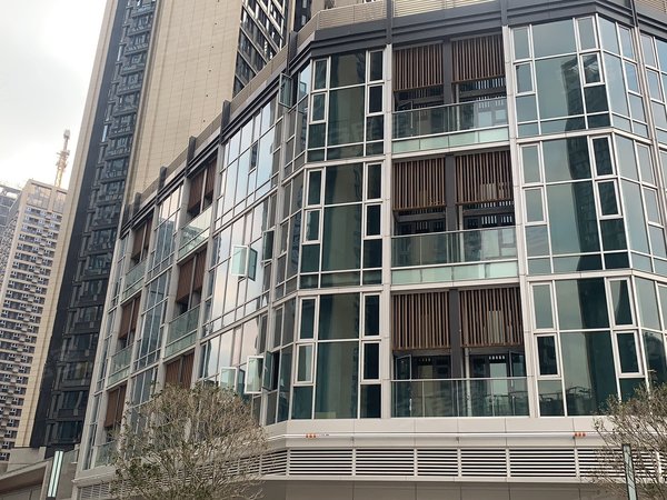 深圳宝安马安山万科星城名邸万科星城学校门口 复试商业 办公居住皆可