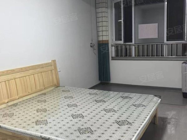淄博张店体育中心阳光西苑阳光西苑!紧邻中心医院西院区,美达菲学校!电梯好房,精装三室出租房源真实图片