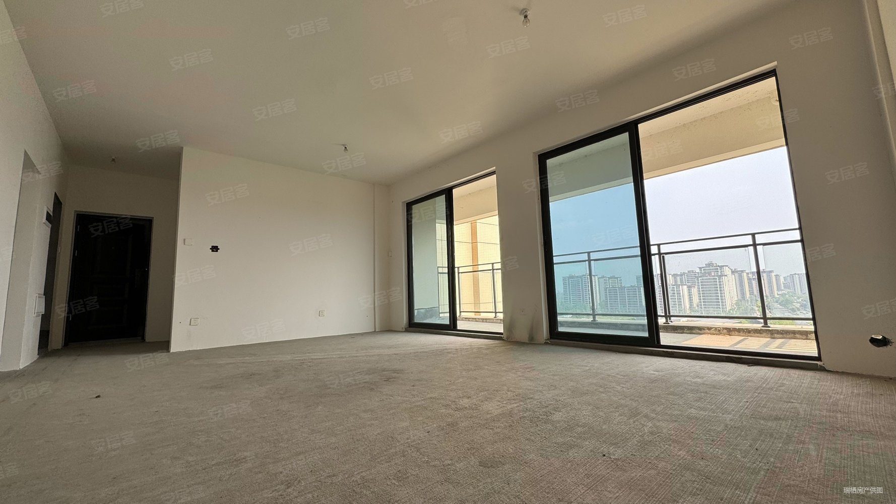 柏条河畔次新小区 横厅设计 户型方正 视野开阔 随时看房,百伦山水居