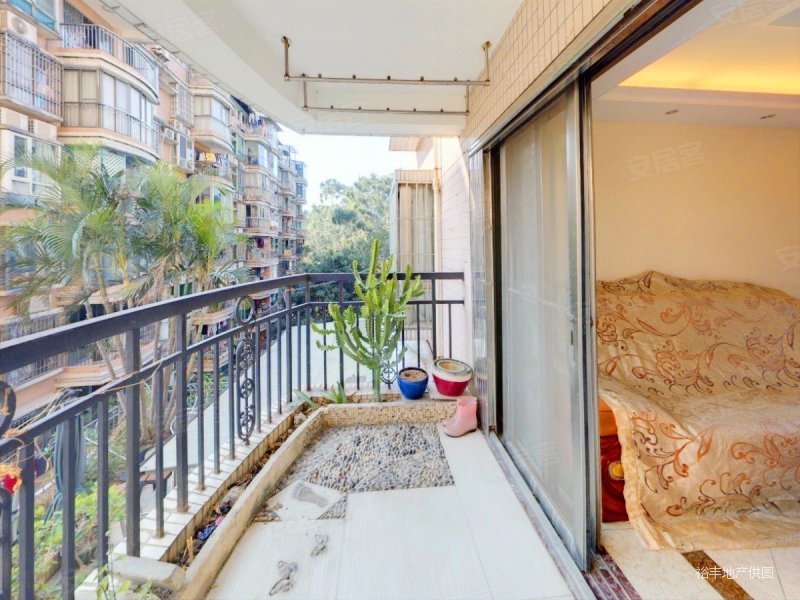 仙湖名苑 3 房  135.62 方 繁华地段 近地铁