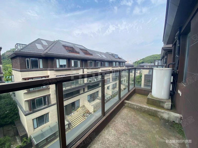 龙湖狮山原著别墅