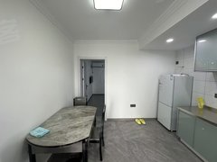 泰州姜堰三水万达 大润发 幸福花苑 帝景蓝湾对面 精装住家一房 民水民电出租房源真实图片