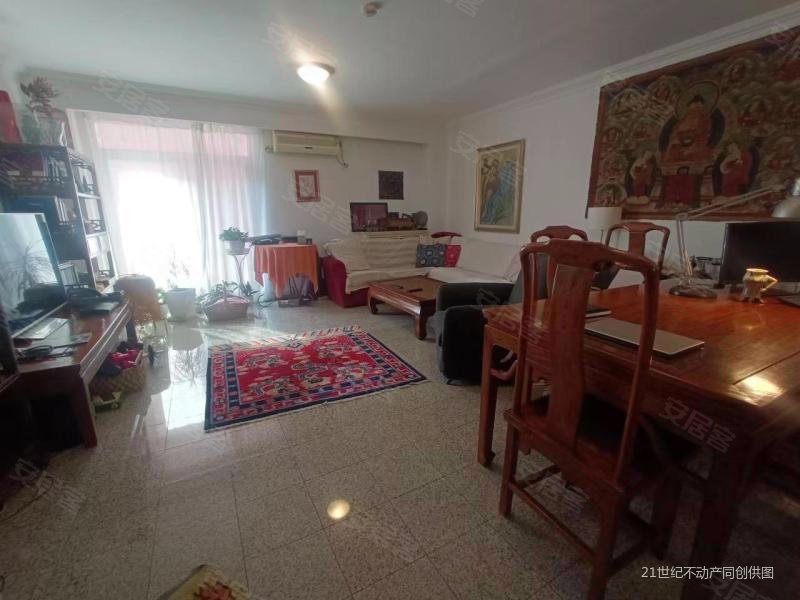 联宝公寓 4室 2厅 227平米