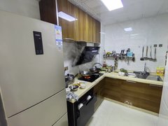 桂林临桂西城大道宜和云天,三房两卫,精装修,南北通透1400出租房源真实图片