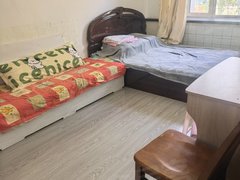 哈尔滨道里中央大街买卖街森林街，哈一中学校，市医院，索菲亚教堂，兆麟公园。出租房源真实图片