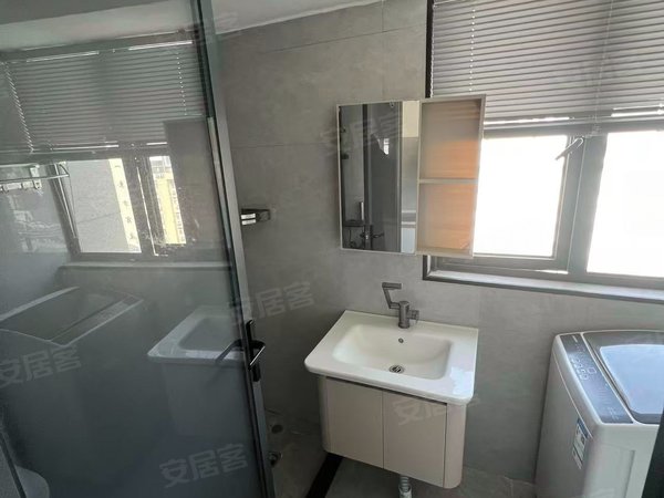 海宁海宁市区硖石新华苑爱琴海楼上一室一厅可短租 新华苑装修好密码锁家电齐全出租房源真实图片