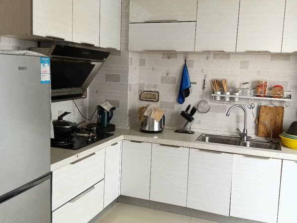 曲靖麒麟南市区金座福城南片区 精装四房 家具家电齐全 拎包入住出租房源真实图片