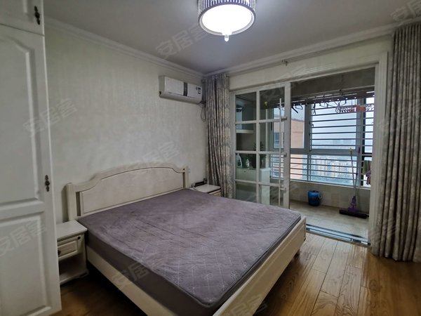 连云港海州苏宁广场凤凰名都凤凰名都 2室2厅1卫 90平 电梯房 精装修