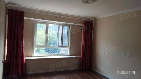 西山艺境8号院 电梯入户 可直通地库四居室