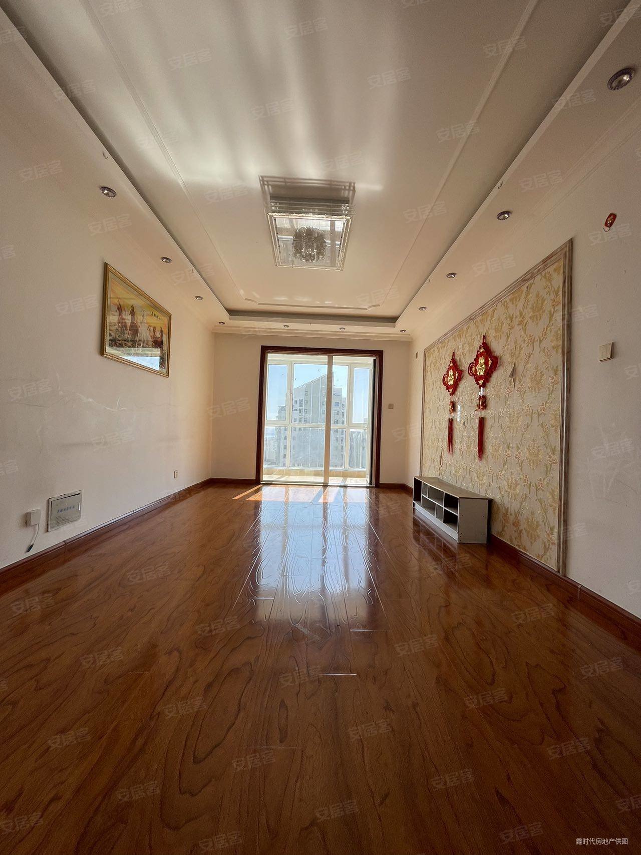 阳光丽景22楼8944平精装修两室一厅南北通透538万