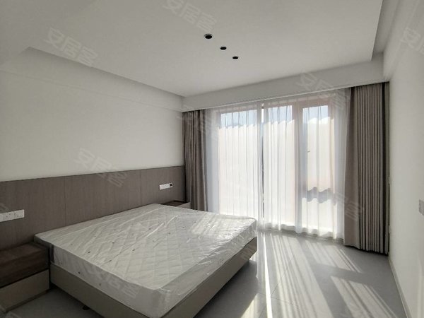 金华东阳横店秦王公馆秦王公馆大边套4房！现代简约风！带地暖！全新的家具家电齐全出租房源真实图片