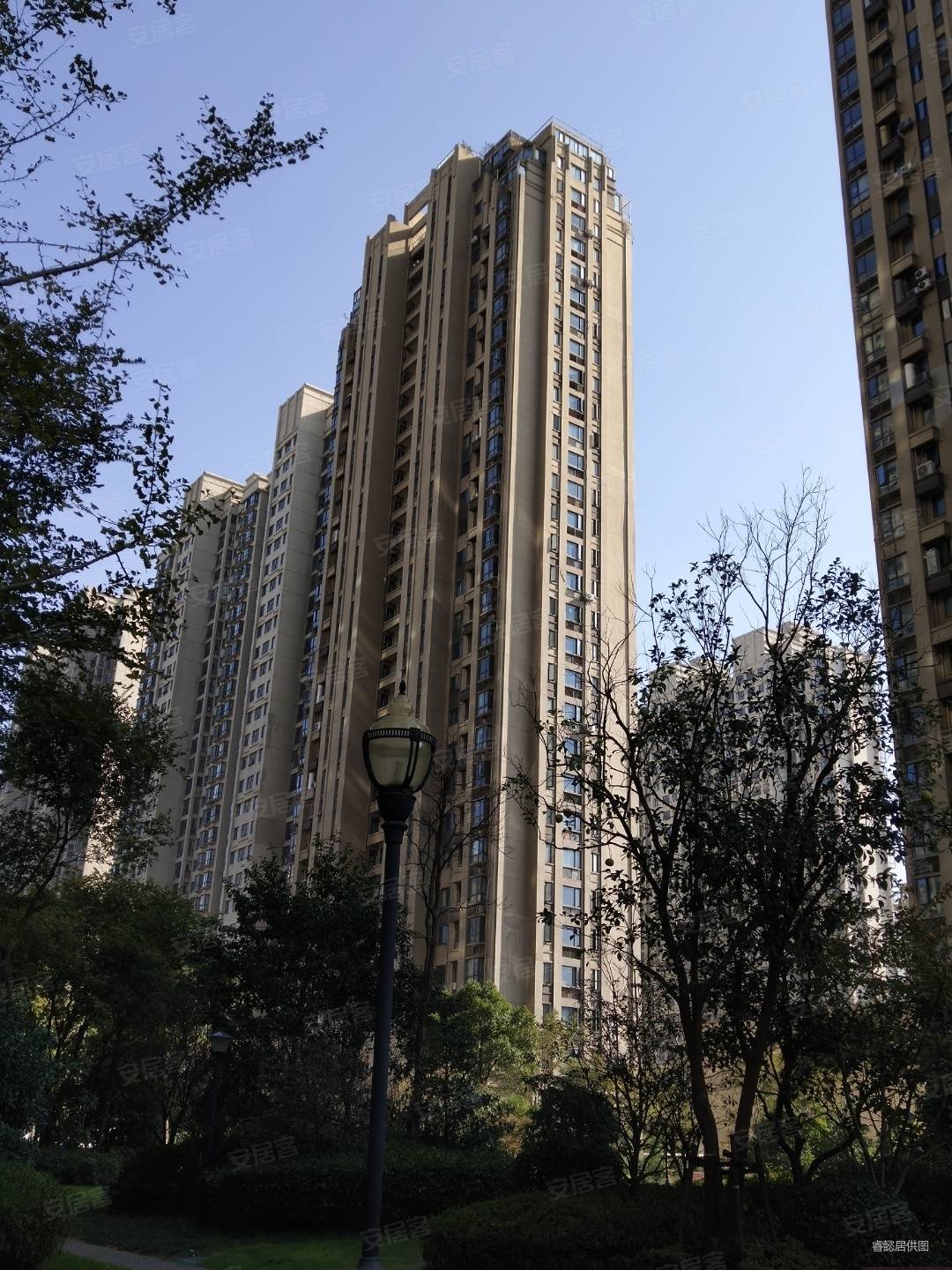 南昌房产网>南昌二手房>高新开发区二手房>创新路二手房>保利香槟国际