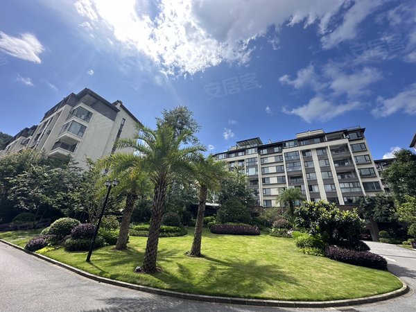 腾冲华侨城森林公园温泉民宿一室一厅拎包入住空气环境好停车方便