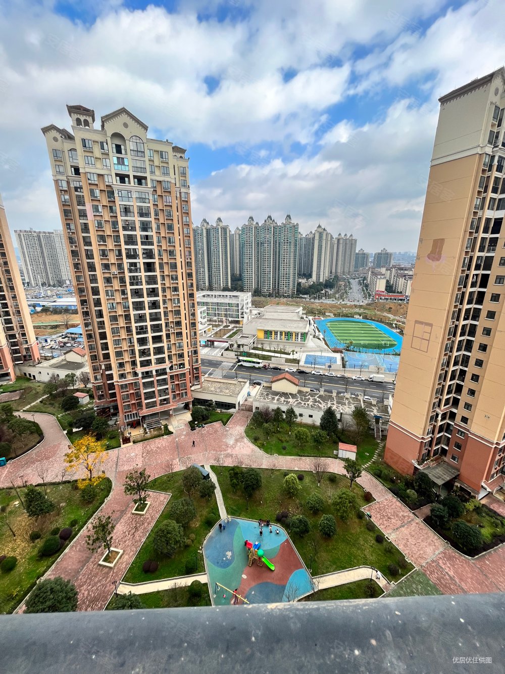 白云区米兰春天精装全套家电齐全满两年带双车位近地铁