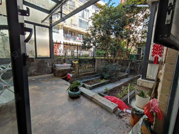 深圳龙岗横岗中海大山地(南区)中海大山地精装修别墅,年底业主急租,首月租金可享受9折优惠。出租房源真实图片