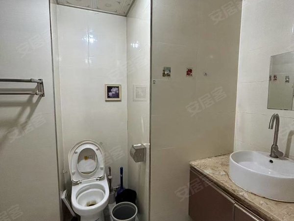 营口鲅鱼圈青龙山公园金伟御都(北区)年租6500南向 家电齐全带空调 拎包就住紧邻青龙山公园出租房源真实图片