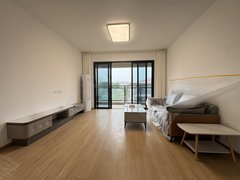 泸州江阳张坝实拍，二中旁边出租三室两卫 1500出租房源真实图片