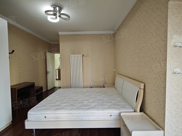 包头青山万达广场万达广场万达小区业主诚心出租了，看对可以义价空间的了，南北通透出租房源真实图片