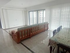 清镇清镇周边清镇其他融创云湖十里一期四房两厅两卫2000包物业，离学校医院近出租房源真实图片