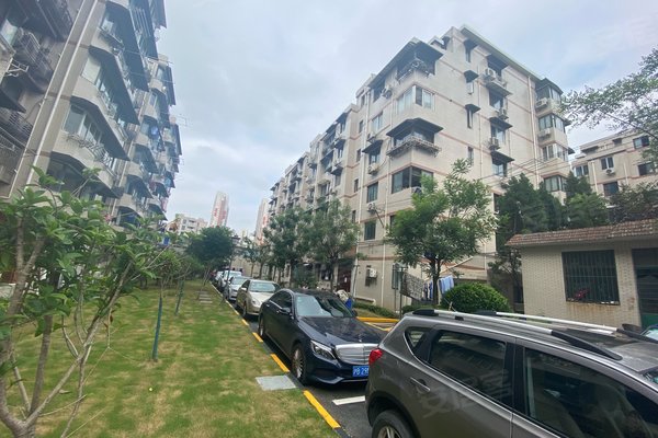 康泰公寓户型有哪些?怎么样,好不好_王勇解读:小区一共有46栋,二期.