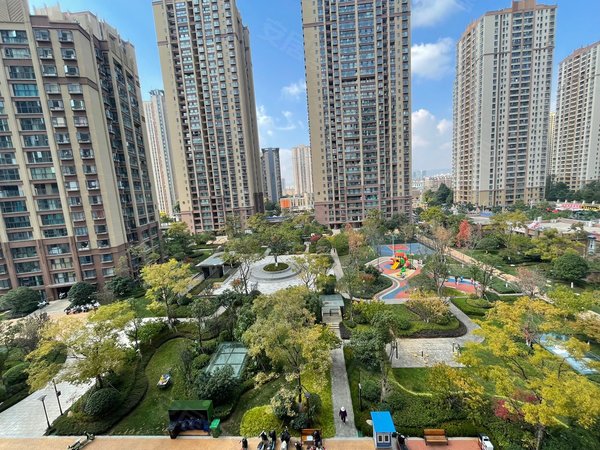 安宁润城八区无中介,可月付,西山万达旁润城精装三室两卫出租,交通