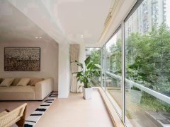 上海长宁中山公园舒展的绿意下，有温度的卧室，推窗见绿，带露台！！超大客厅。出租房源真实图片