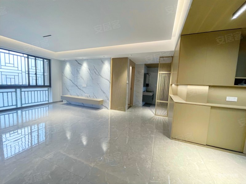 多让价给你万星城边套高层南北通透4房精装未入住