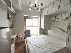 长江北路 地铁口旁 万科米寓 精装一室一厅 采光佳 家电家具