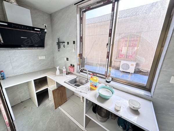 金华东阳东阳市中心新光天地(一期)烧煤气好乐多广场 星光汇对面附近两室一厅两卫带  投影仪出租房源真实图片