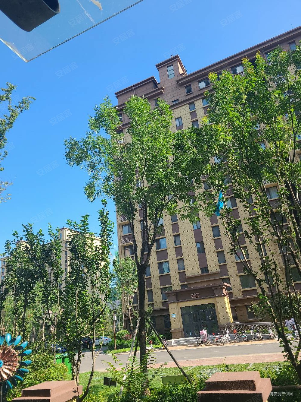 海鑫山水郡3室2厅1卫134㎡南北108万