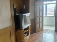 无锡江阴长泾长泾镇高中附近三楼，二室两厅一卫一厨出租房源真实图片