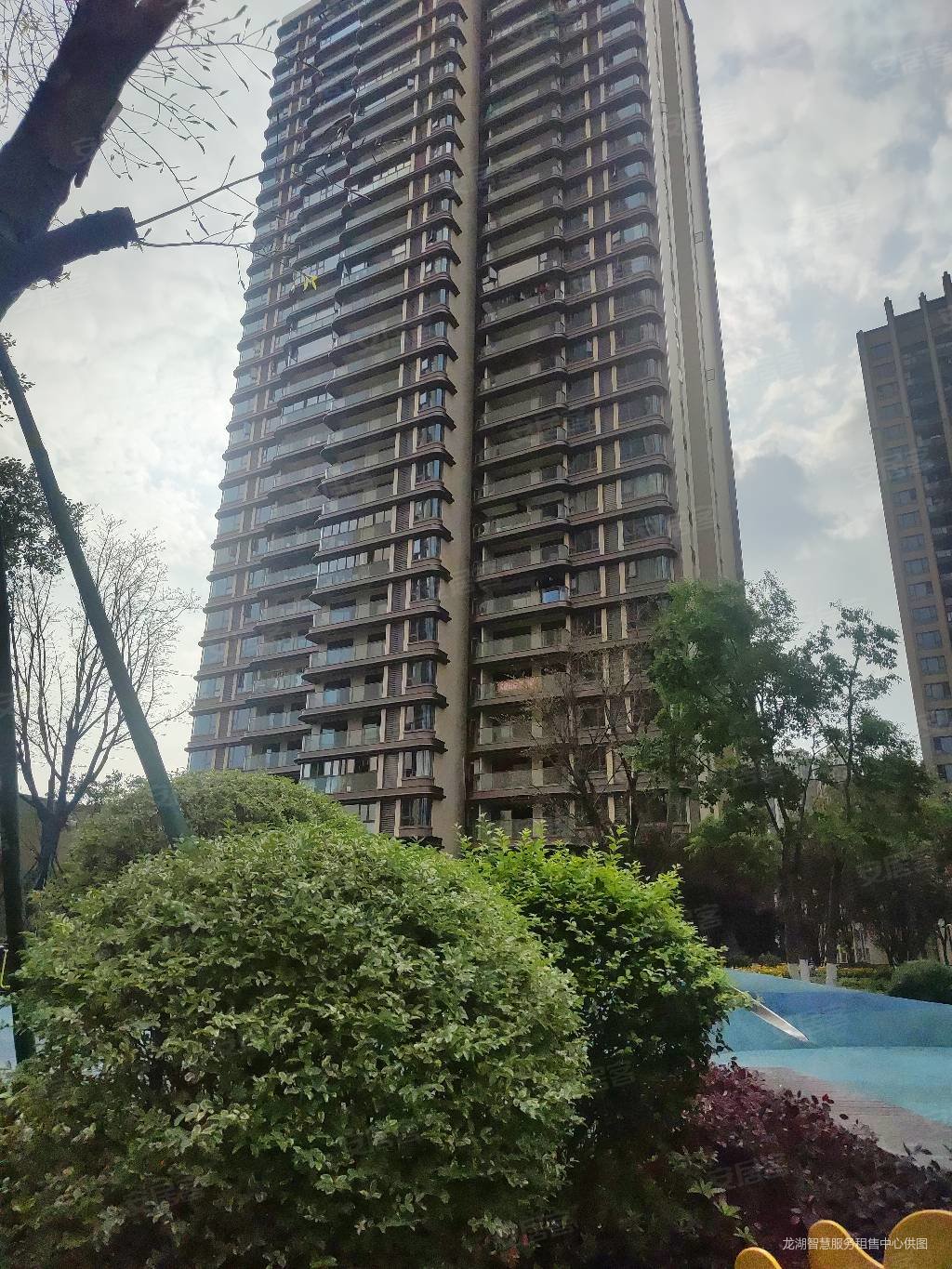 星悦北恒紫云4室2厅2卫149.67㎡东南218万