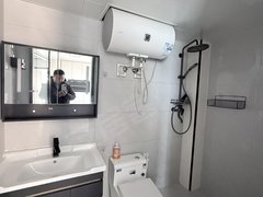 吕梁离石世纪广场半岛四季，两室一厅，家具家电齐全，领包入住出租房源真实图片