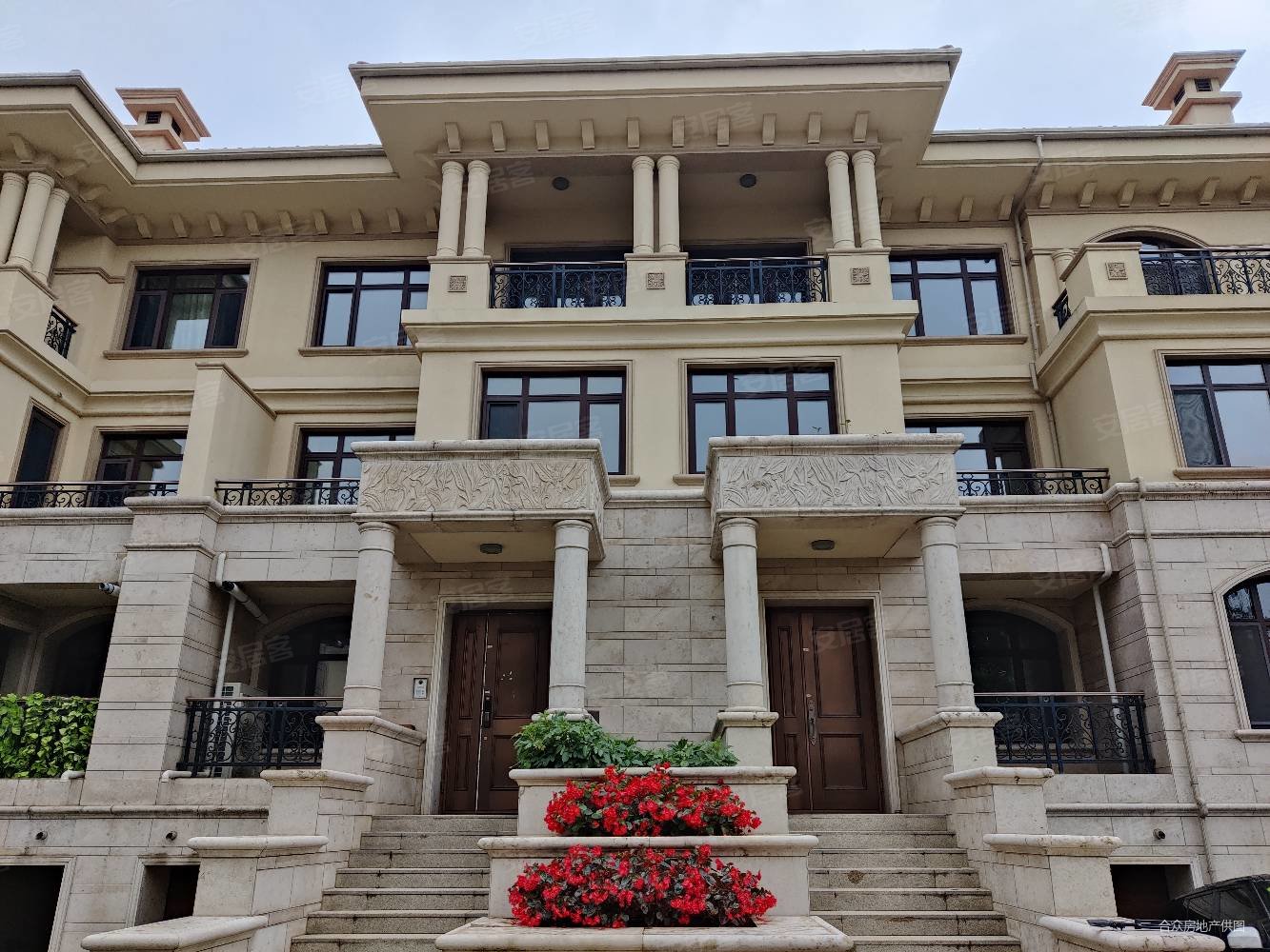 伟峰东樾别墅!独门独院!独享花园!捡漏价620万!