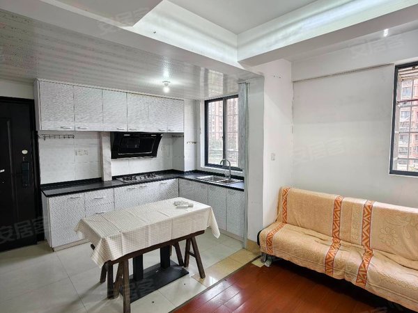 上海浦东川沙心圆西苑近迪斯尼 四大院 心圆西苑 好停车电梯房 押一付