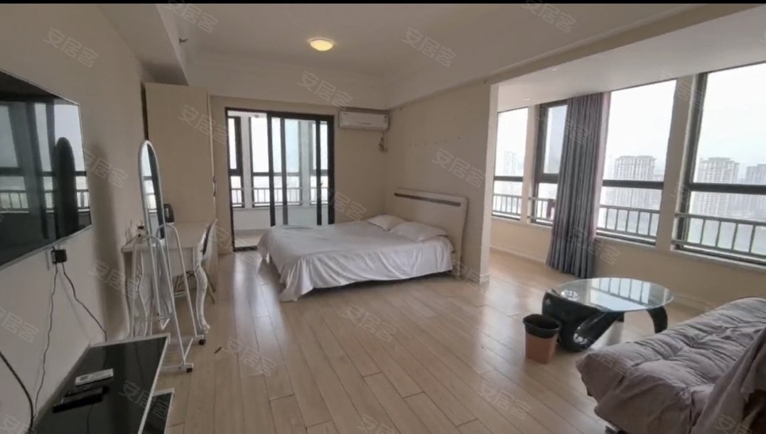 户型双阳台大套一。明卫，可做饭