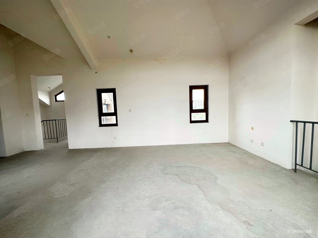 龙池山庄 车位充足 正规商品房 中间楼层采光好 环境优美