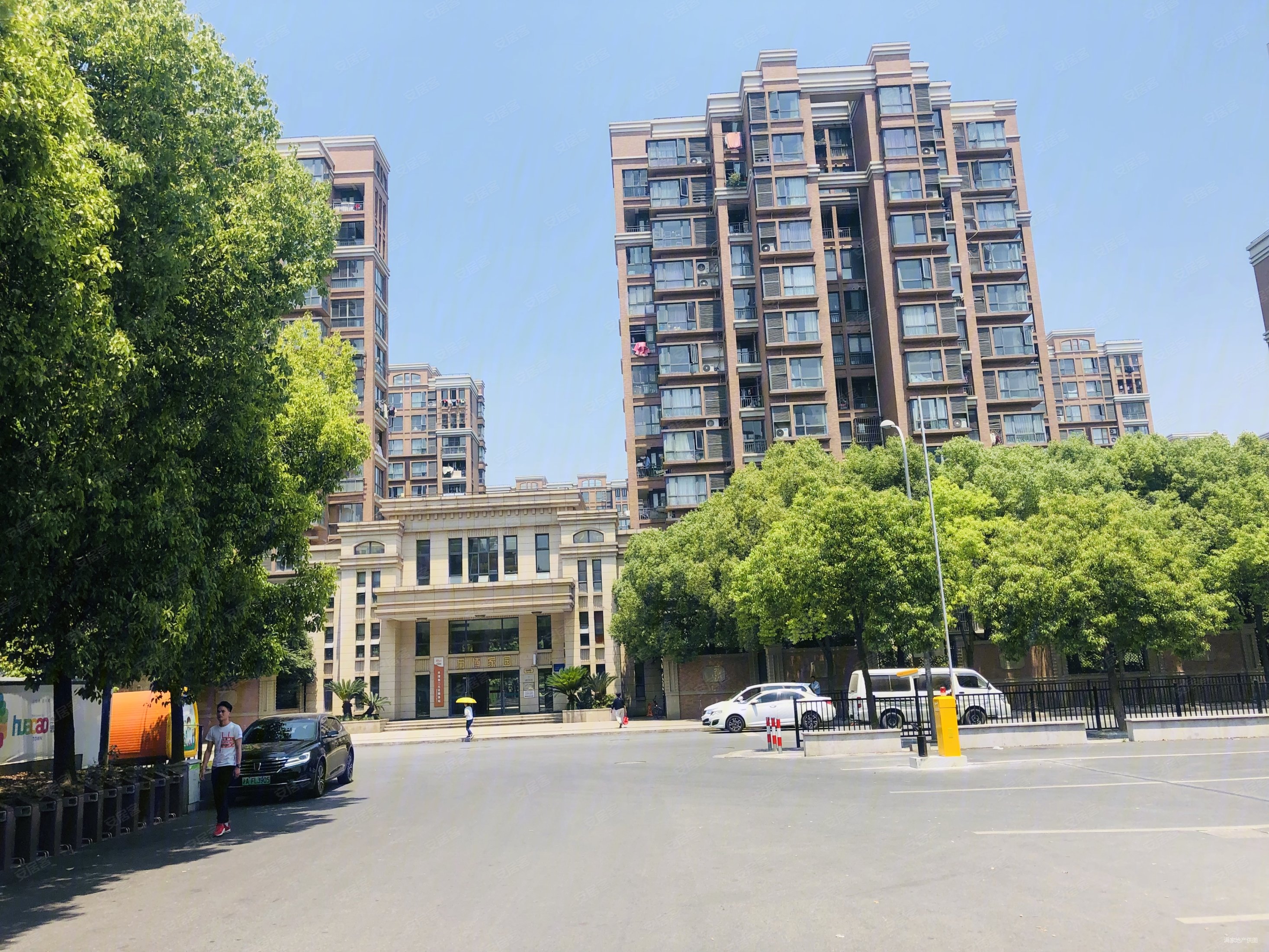 万博家园,电梯5楼61平精装修小户型出售,满五 ,急售