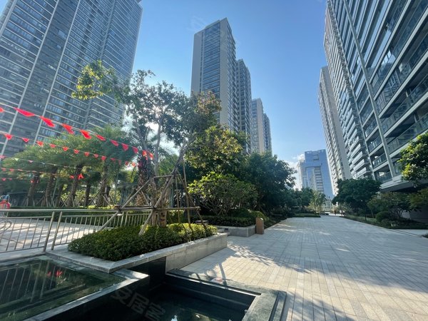 珠海高新区唐家湾翠湖香山百合苑翠湖香山精装3房,看高尔夫球场景观