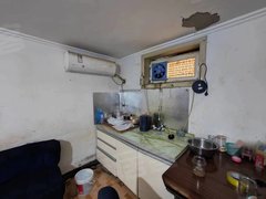 乌海海勃湾碱柜半地下室，有卫生间能做饭洗澡年租年付出租房源真实图片