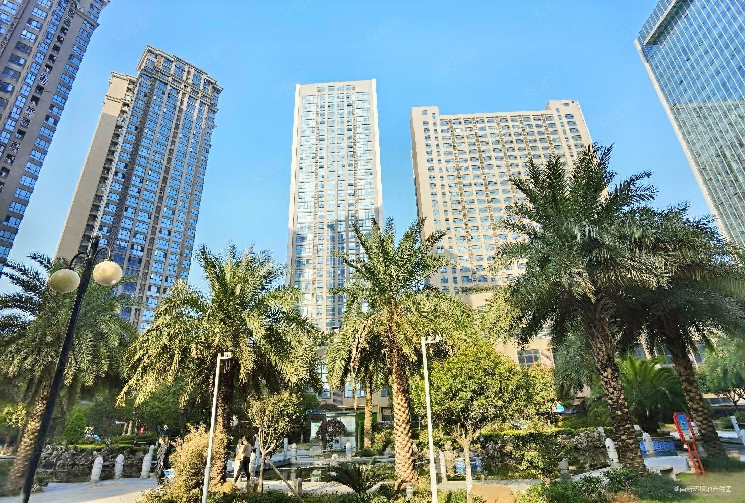 区政府对面紫鑫御湖湾南北通透四房诚意出售有钥匙