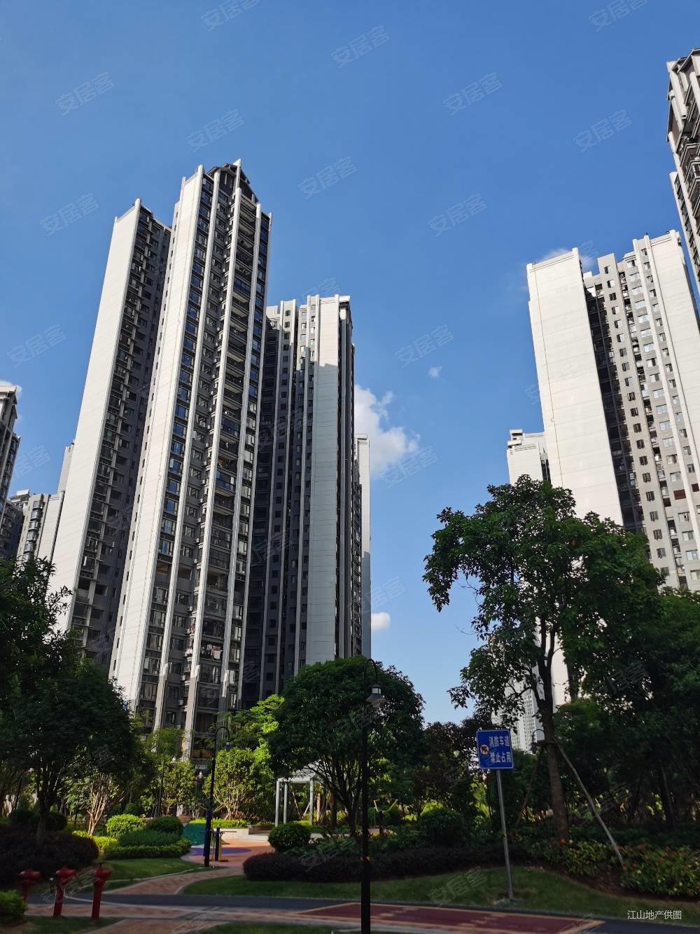 南宁房产网>南宁二手房>邕宁二手房>邕宁周边二手房>合景天峻广场>