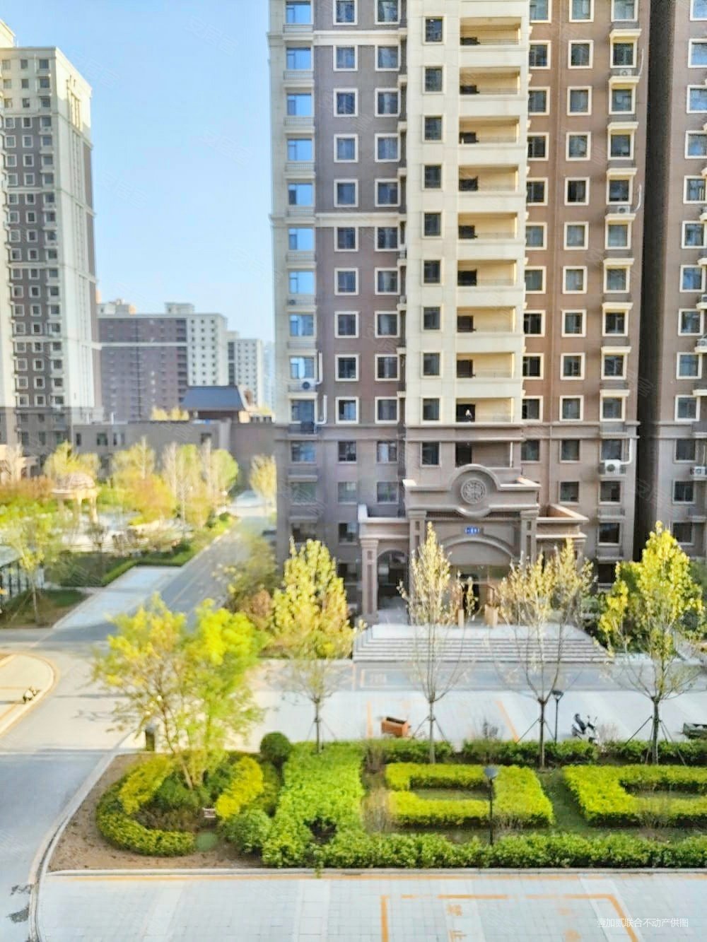 维多利亚翠景园3室2厅2卫140㎡南240万