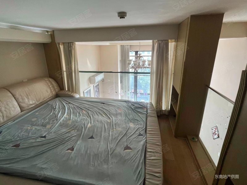 84出售合生世界花园高层复式4.2米挑高双层使用面积可谈