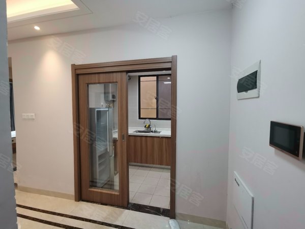 海口美兰江东新区绿地城骏园新上 绿地城骏园 温馨大两房 现代简约 2300 有钥匙出租房源真实图片