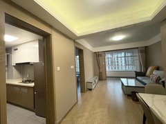 隆昌居 3室1厅2卫 精装修，电梯房，可短租和长租。