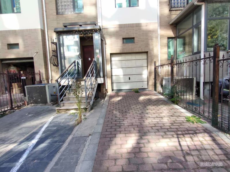 双桥地铁 水郡长安别墅出售 有院有车库 低密宜居 万达商圈!